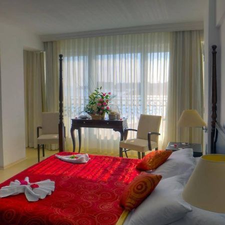 Ada Beach Hotel Karavas  Bagian luar foto
