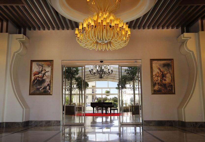 Ada Beach Hotel Karavas  Bagian luar foto