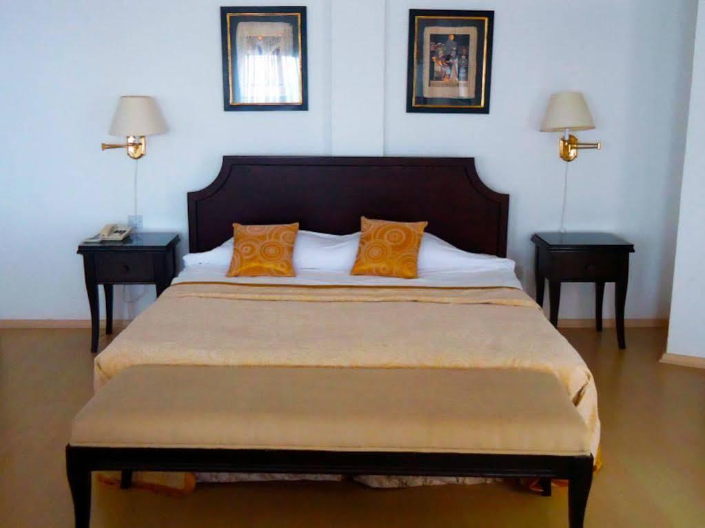 Ada Beach Hotel Karavas  Bagian luar foto